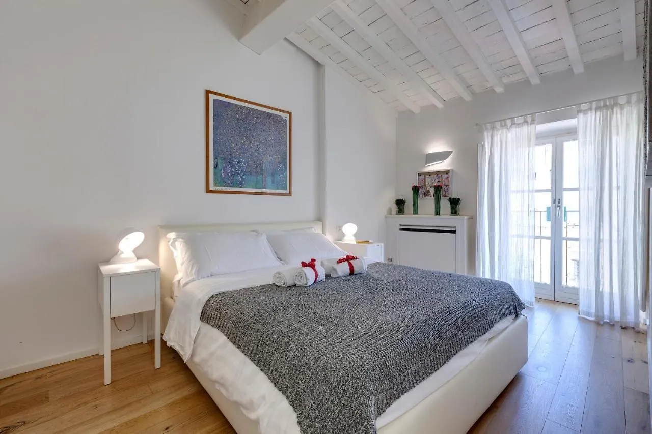 Margot Apartment By Mamo Florence 0*,  Italy